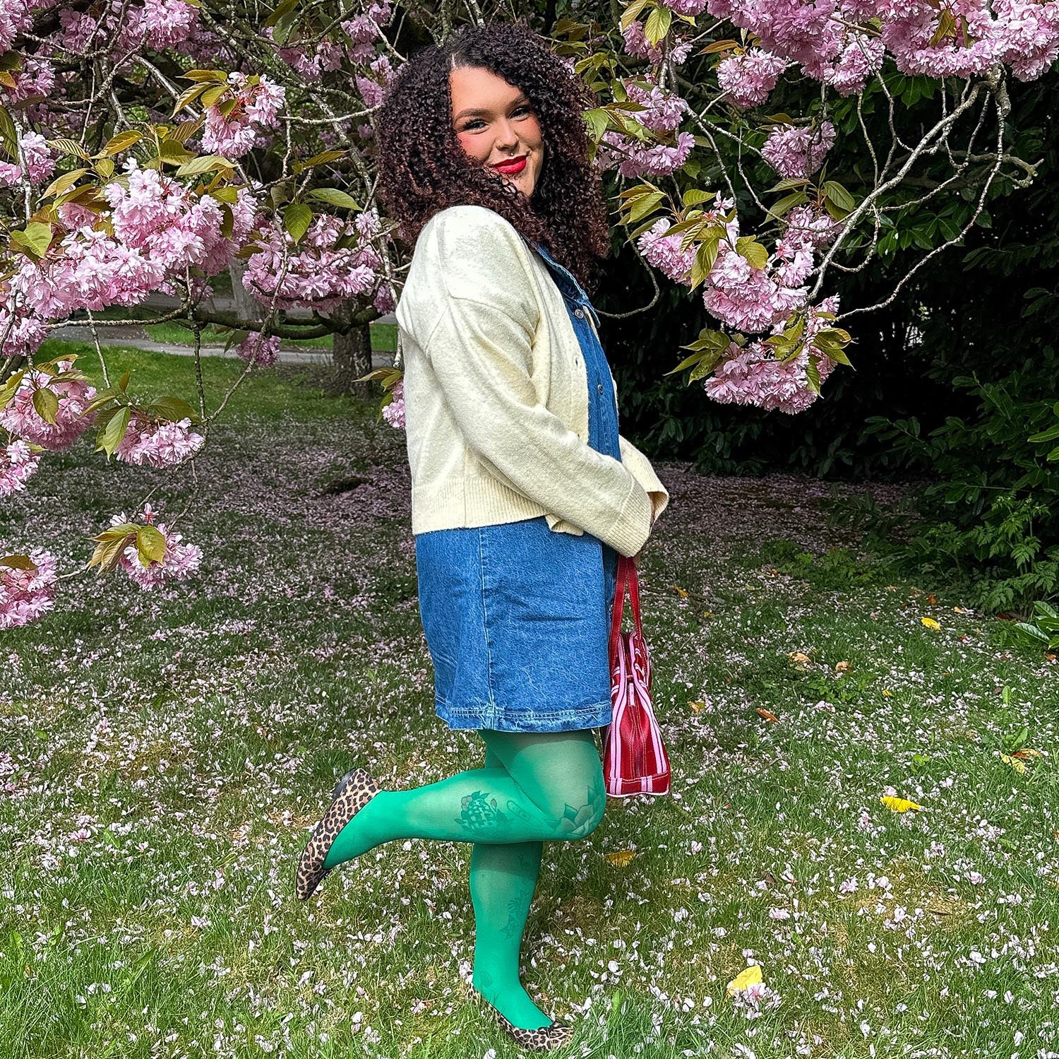 Courtney - Size F