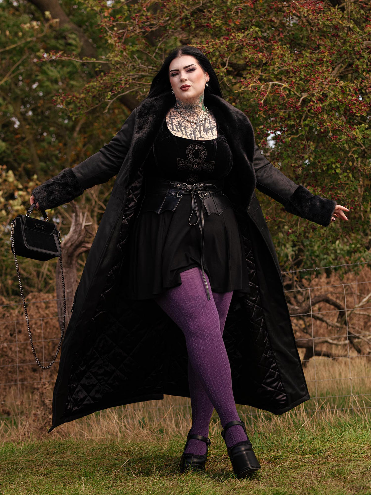 Grannies Cable Knit Wool Tights - Fancy Darkness