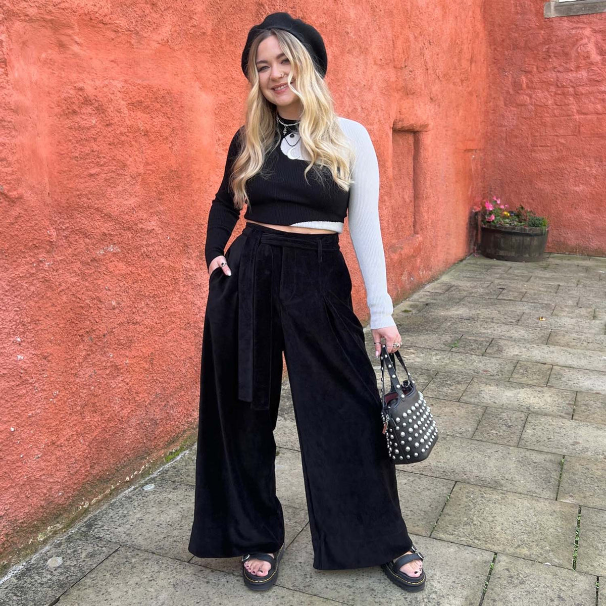 Pantalon tailleur à jambe large en velours côtelé - Noir