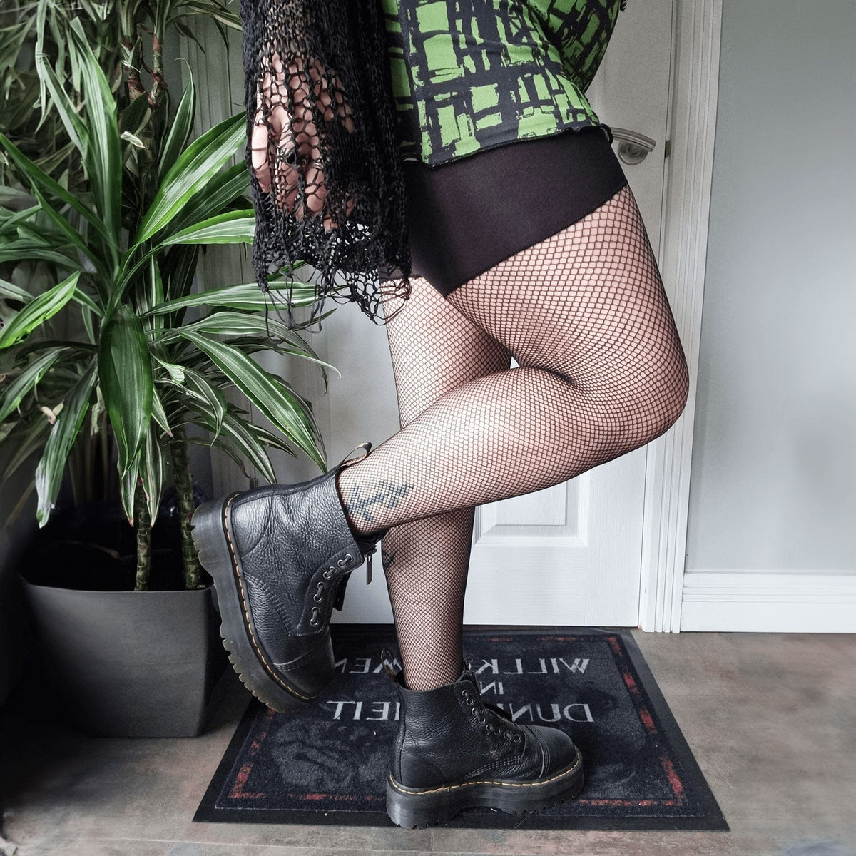 Thighs the Limit Fishnets - Svart