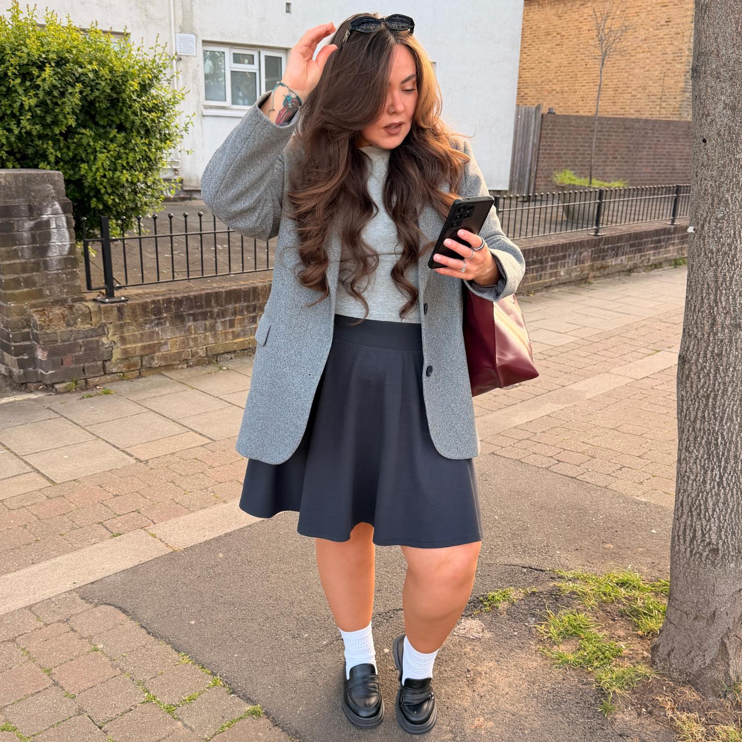 Spódniczka typu mini-flare – kolor grafitowy