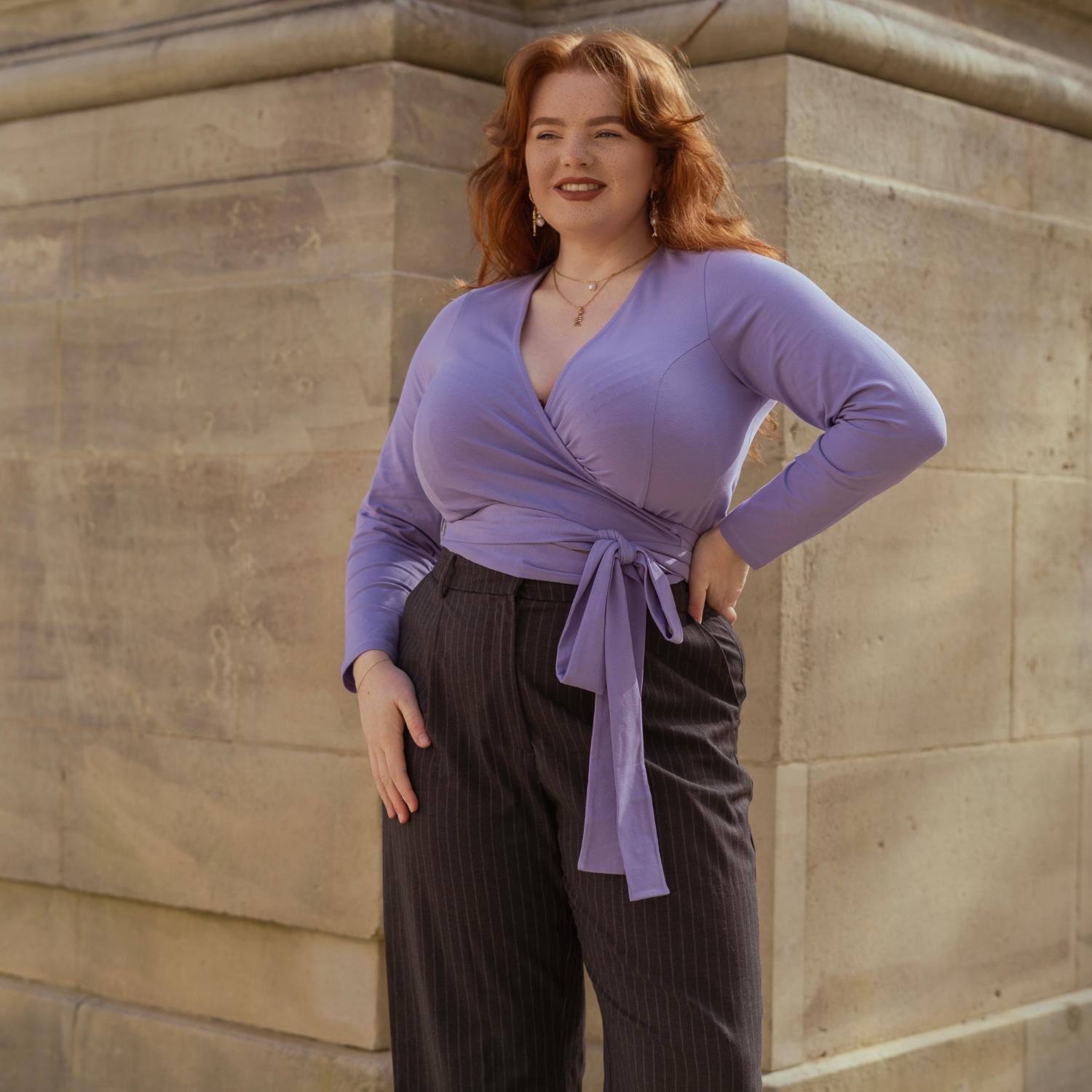 Haut cache-cœur en coton biologique - Champs de lavande