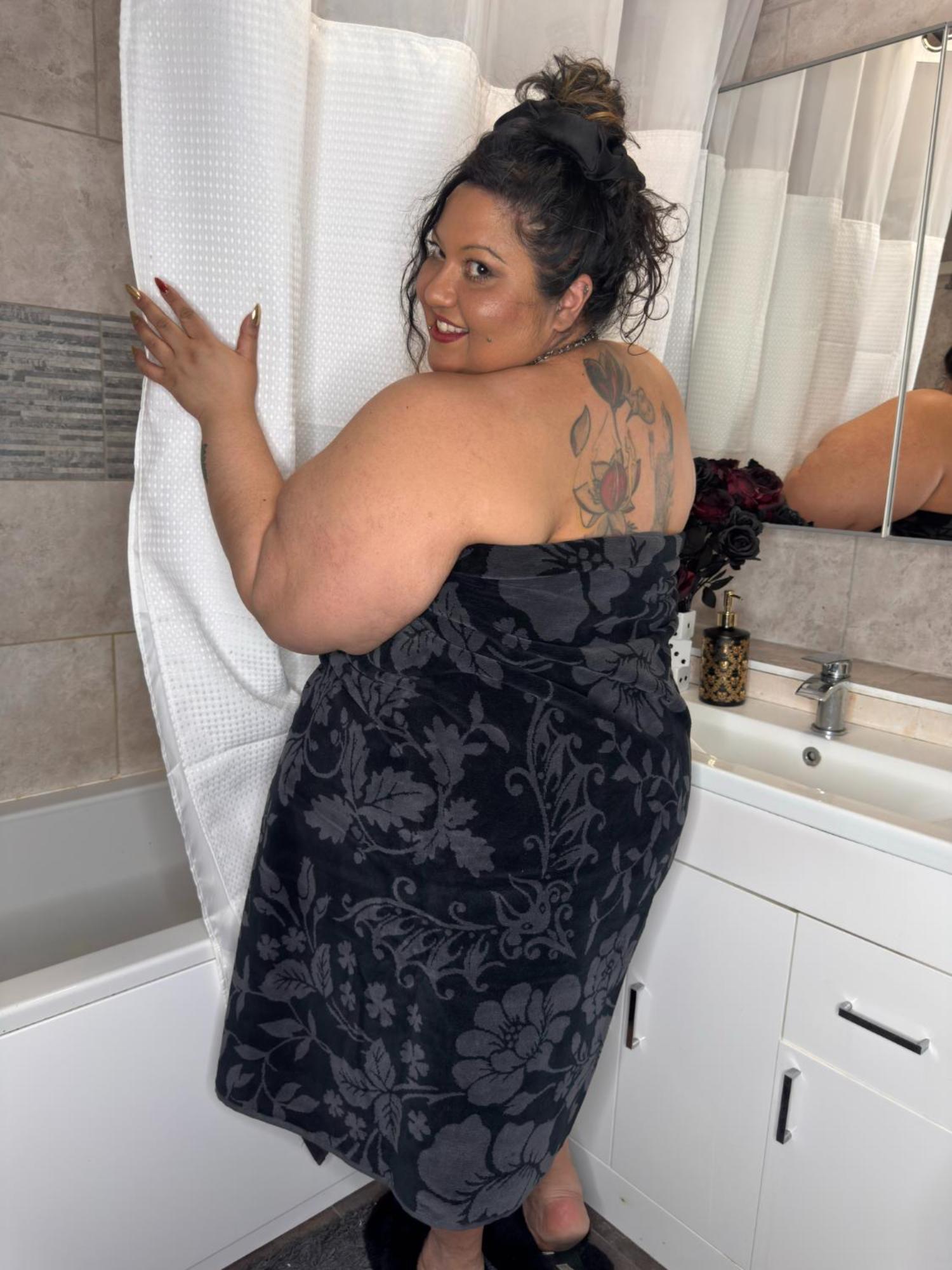 Plushie-håndklæde - blomstrede flagermus