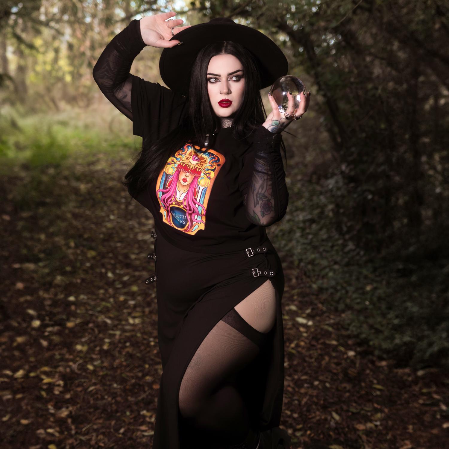 Major Arcana Boxy Tee - II Ypperstepræstinden