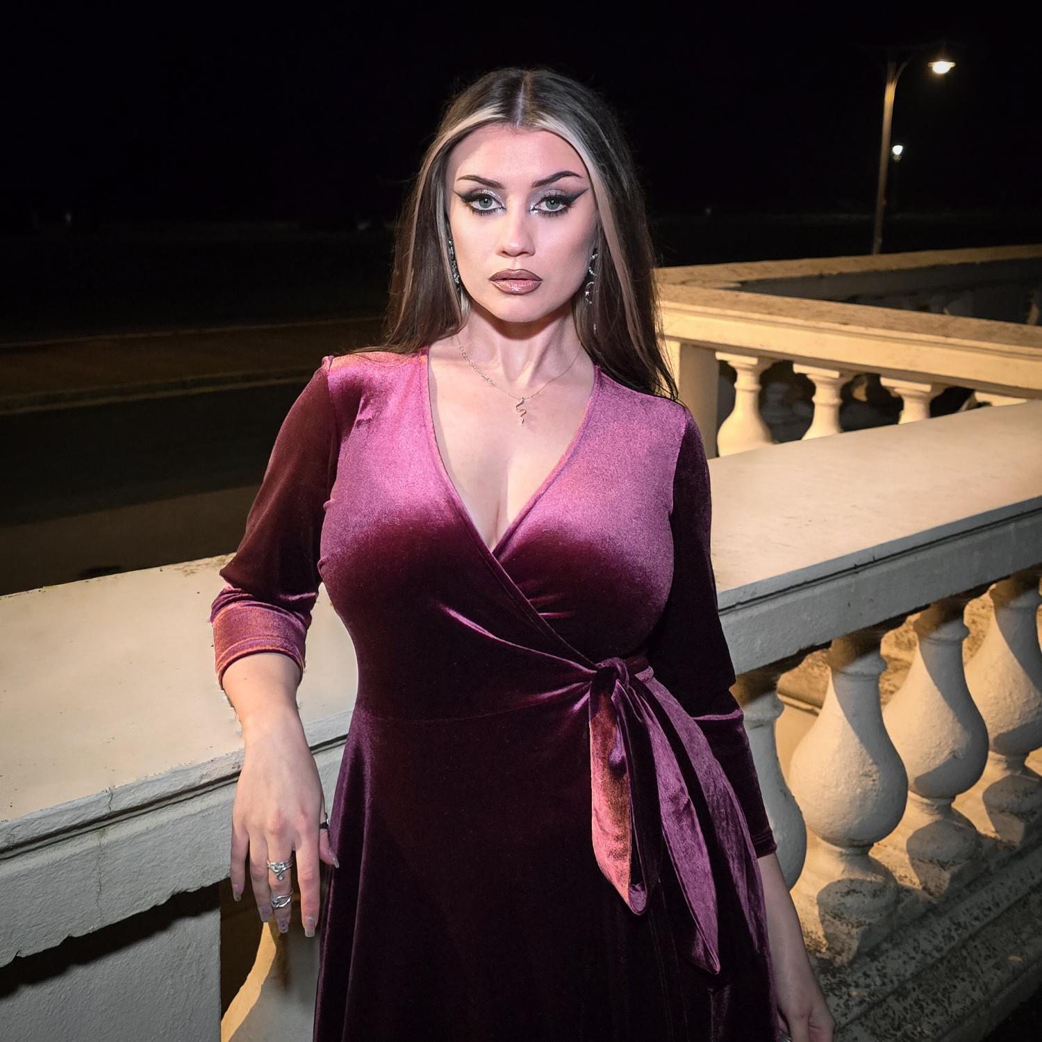 Vestido envolvente de terciopelo - Cereza