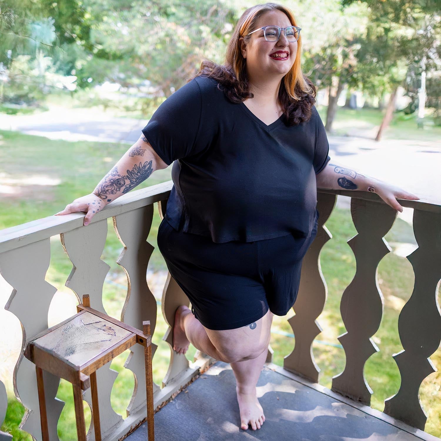 Camiseta de viscosa con cuello en V - Negro