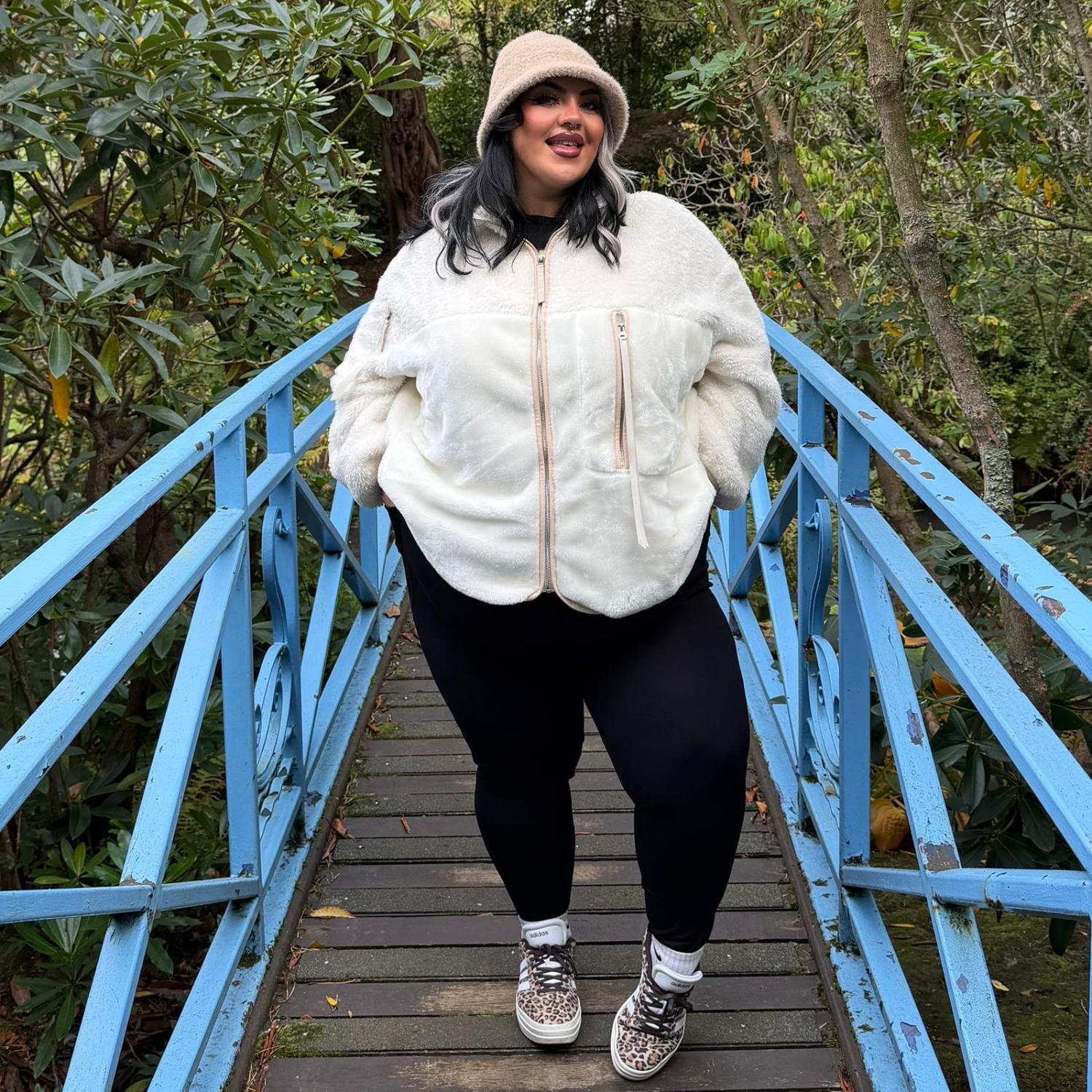 Sophie - Taille G - 1m80