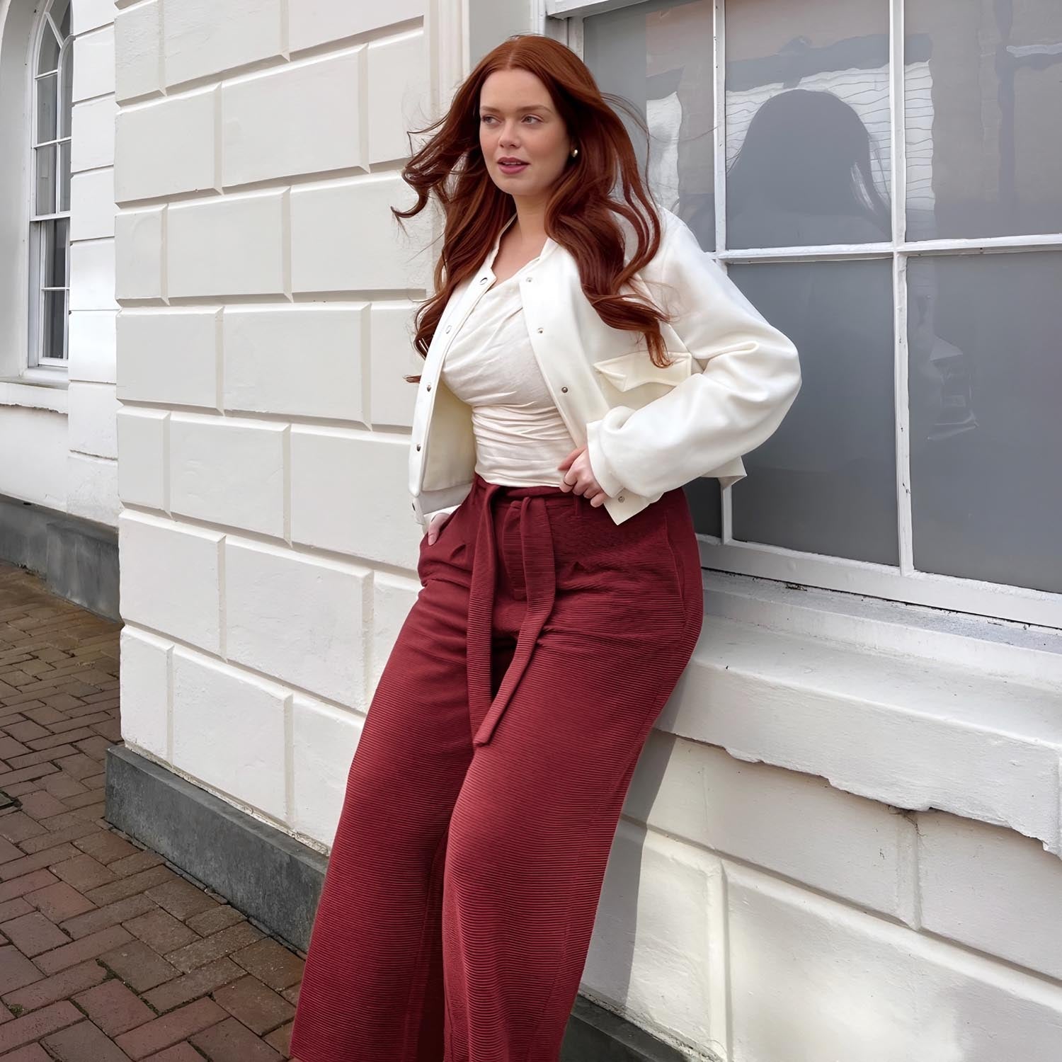 Elyshia, 1 metro e 80