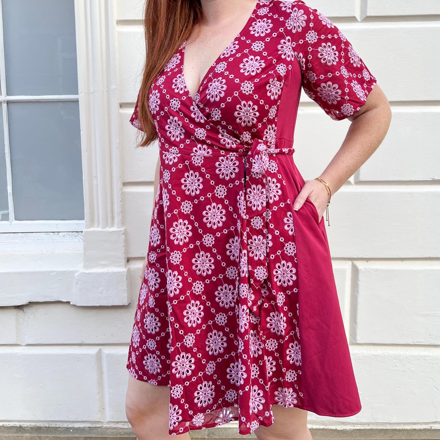 Abito a portafoglio in broderie anglaise - Rosso sangue