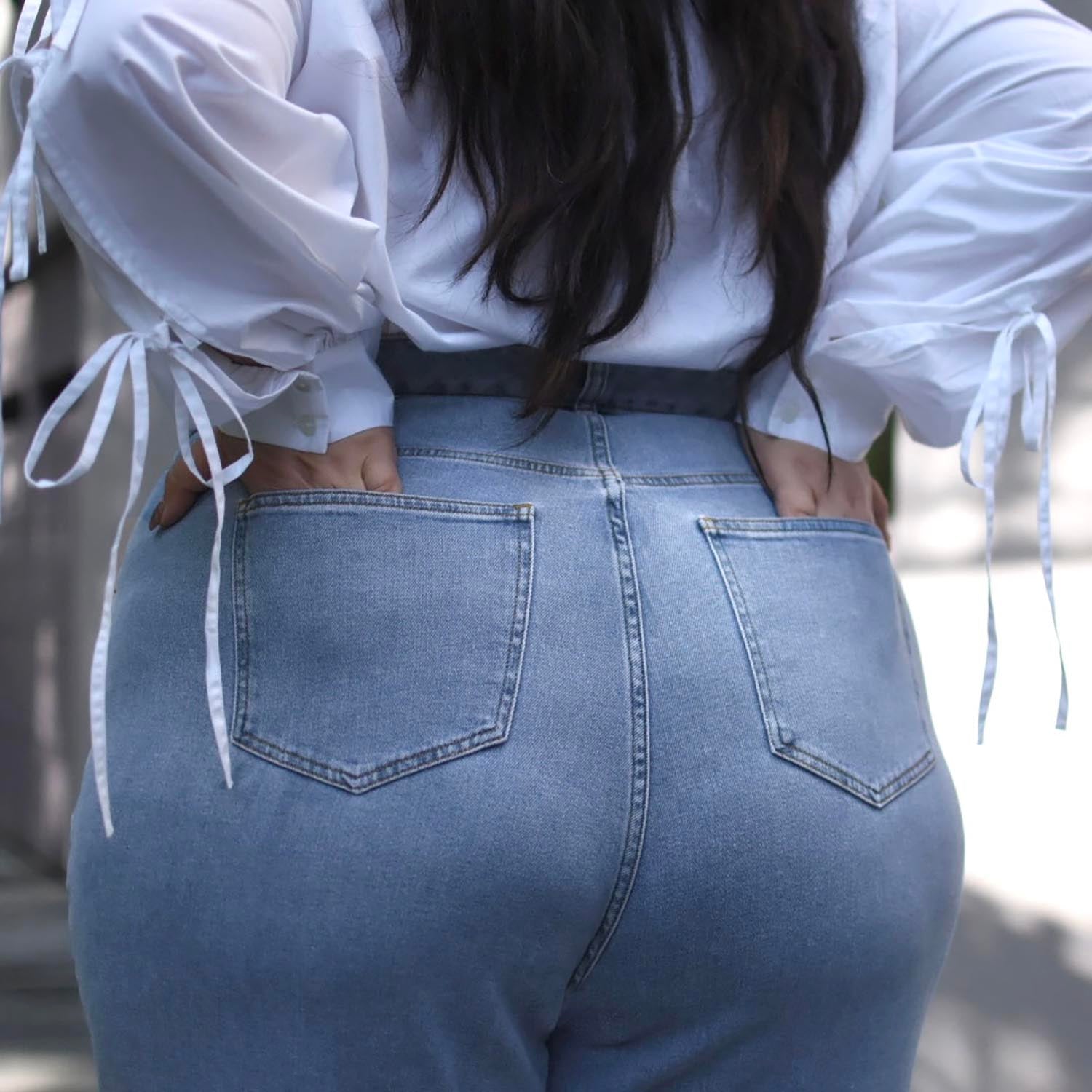 Yamila, 5ft 6in / 168cm - Taglia F2 Lunga