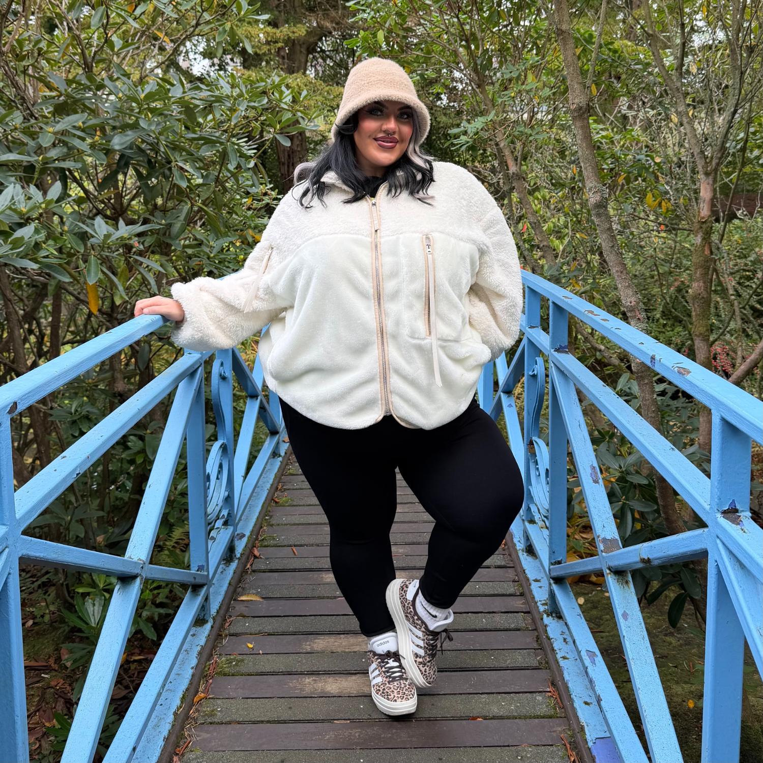 Sophie - Storlek G - 5ft 3