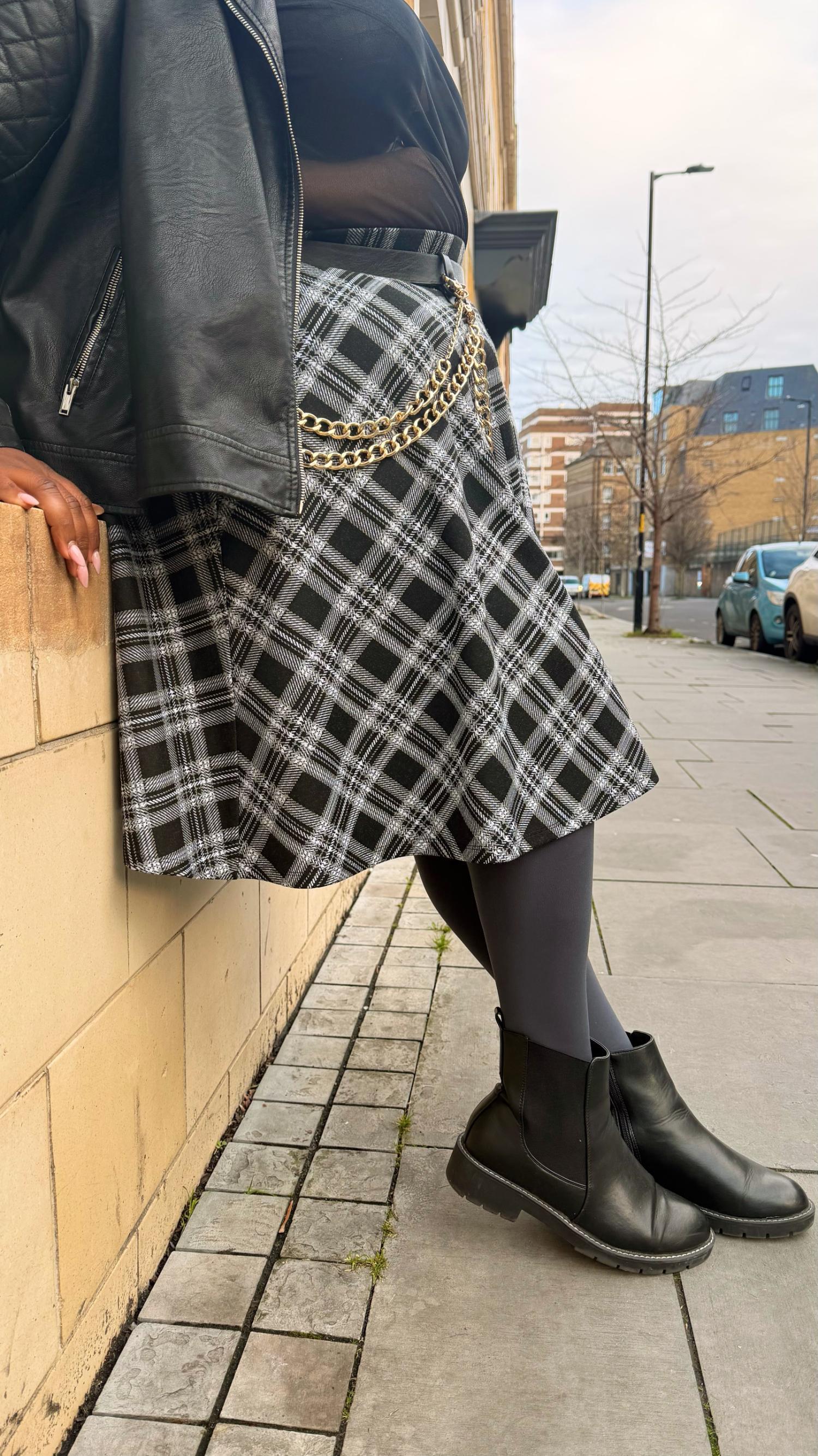 Cairn Plaid Flare Skirt | Black & White Skater Skirt | Snag – Snag EU