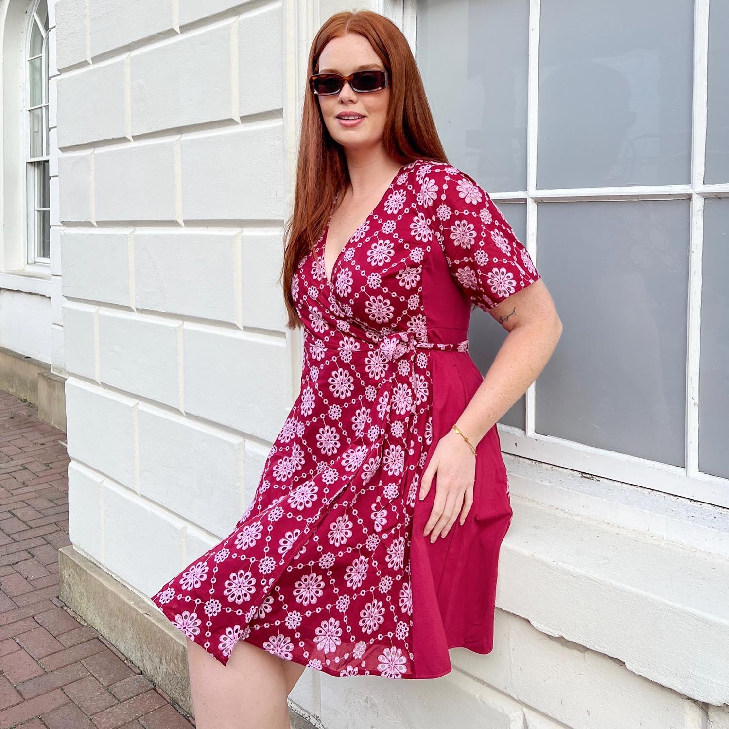 Abito a portafoglio in broderie anglaise - Rosso sangue