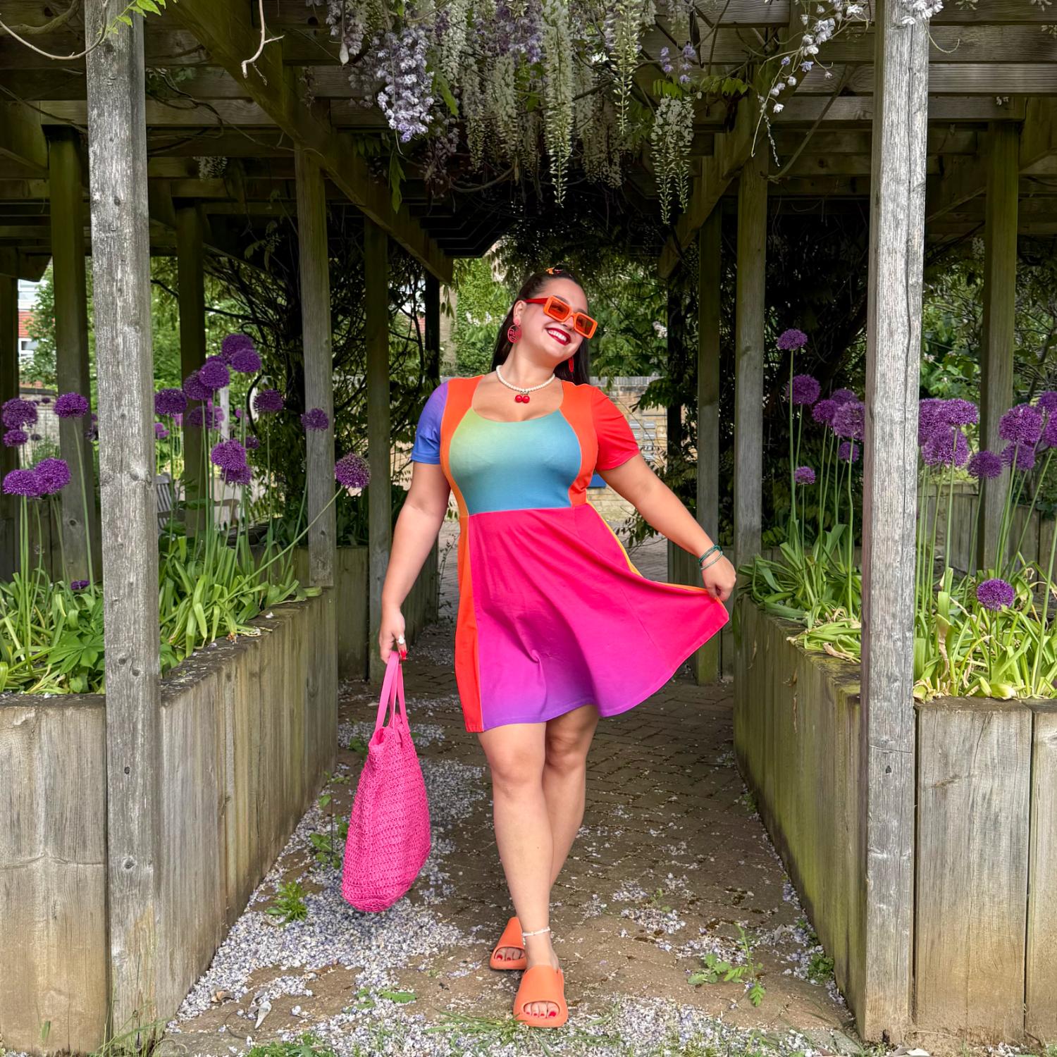 Vestido mini de corte en A Vanessa - Arcoíris