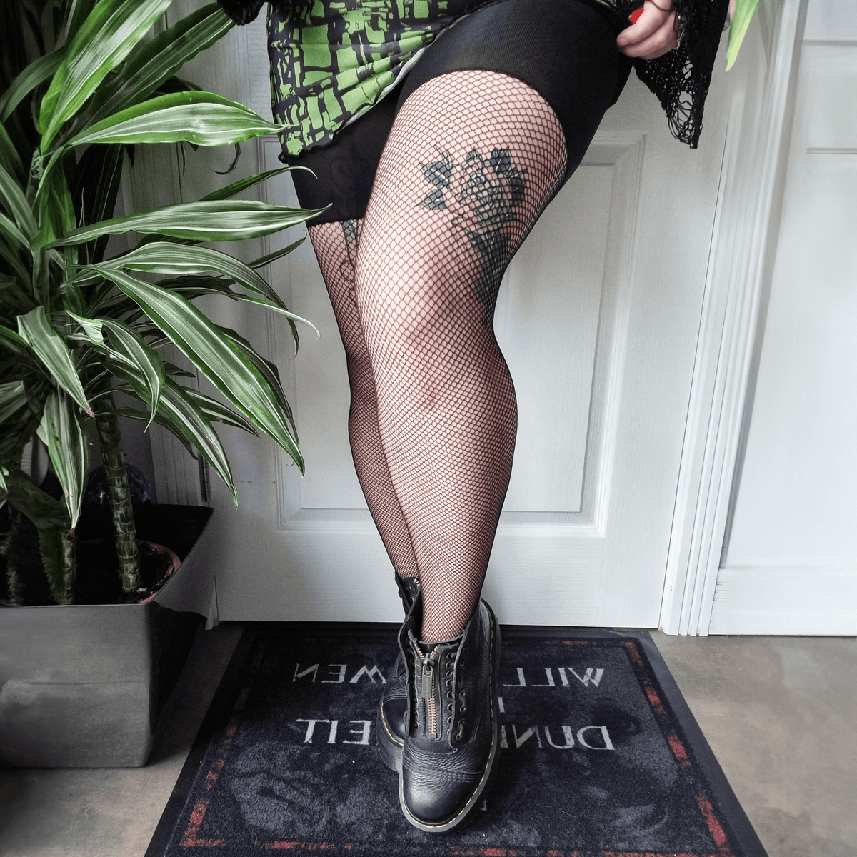 Thighs the Limit Fishnets - Svart