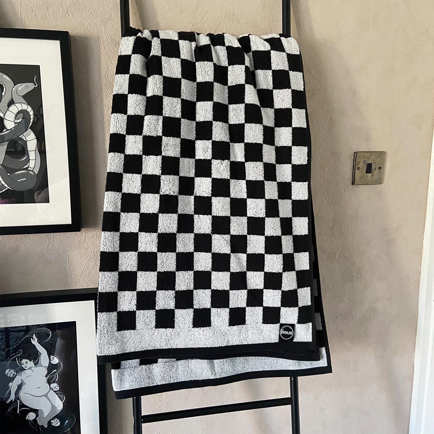 Toalla grande Softee - Damero - Blanco y negro