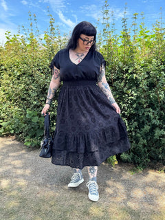 Rhi, 5ft 3in / 161cm - Størrelse E