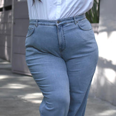 Yamila, 5ft 6in / 168cm - Storlek F2 Lång