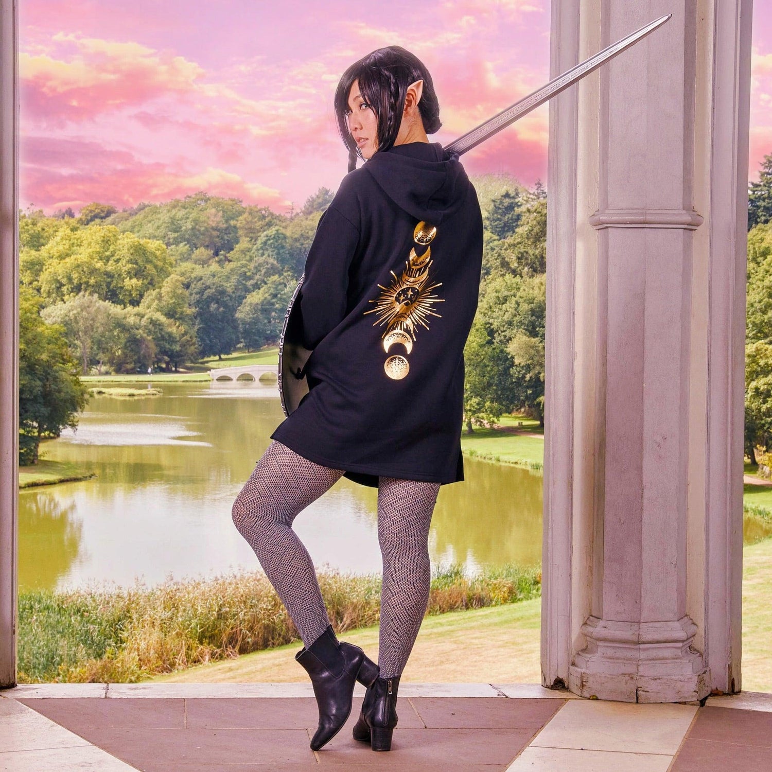 Luomupuuvilla ACOTAR huppari - High Lady