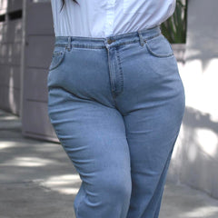 Yamila, 5ft 6in / 168cm - Taglia F2 Lunga