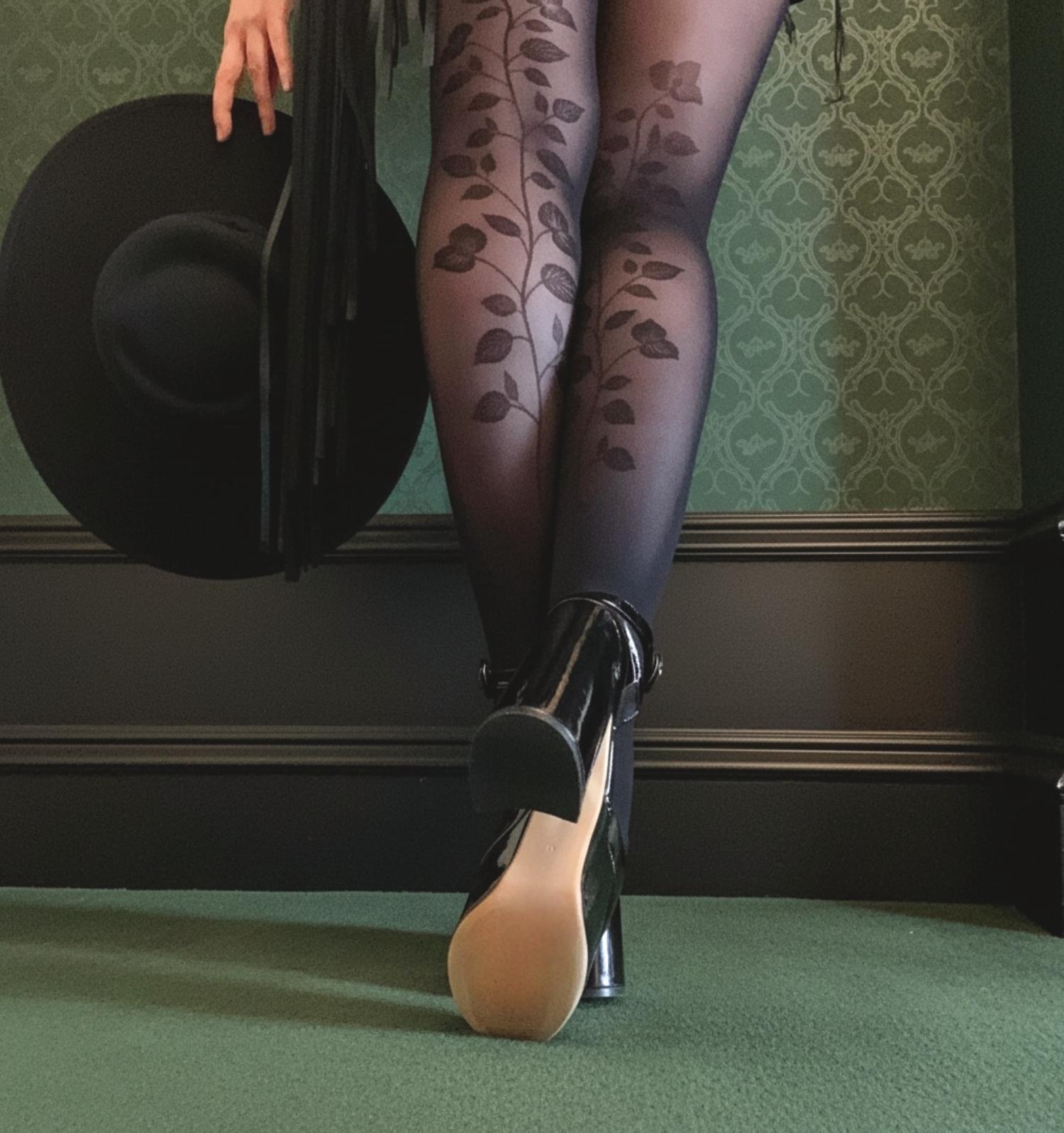 30 Denier Sheer Panty - Corra Bloom Bloemenzoom - Zwart