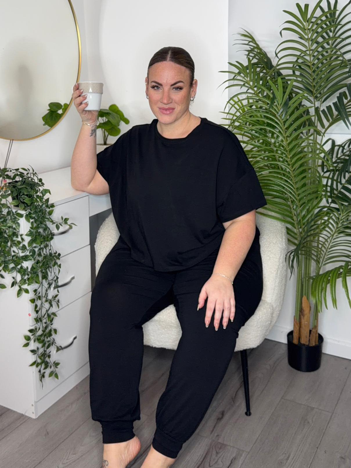 Organiczna bawełniana koszulka PJ Boxy Tee - gładka czarna