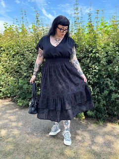 Rhi, 5ft 3in / 161cm - Rozmiar E