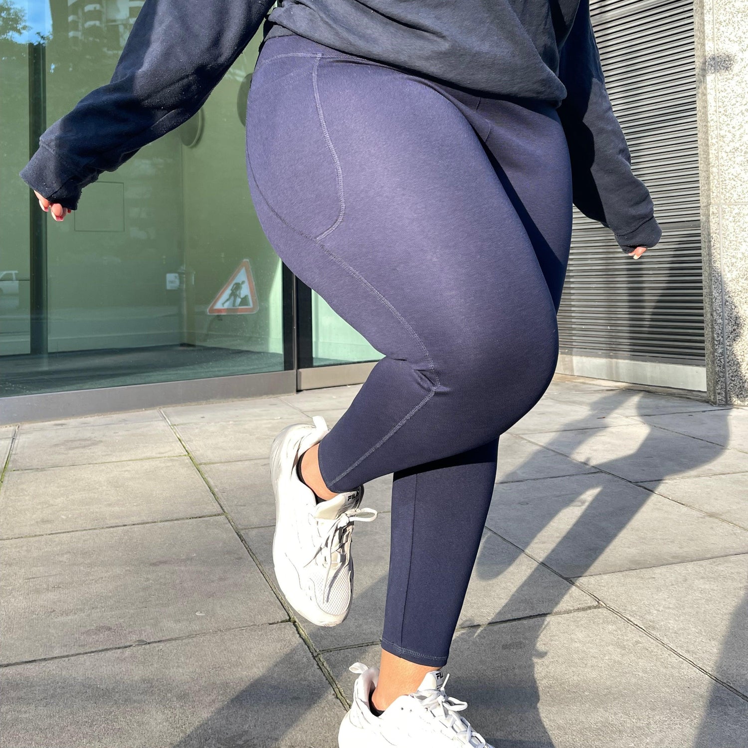 Krótkie legginsy Squat Proof - granatowe