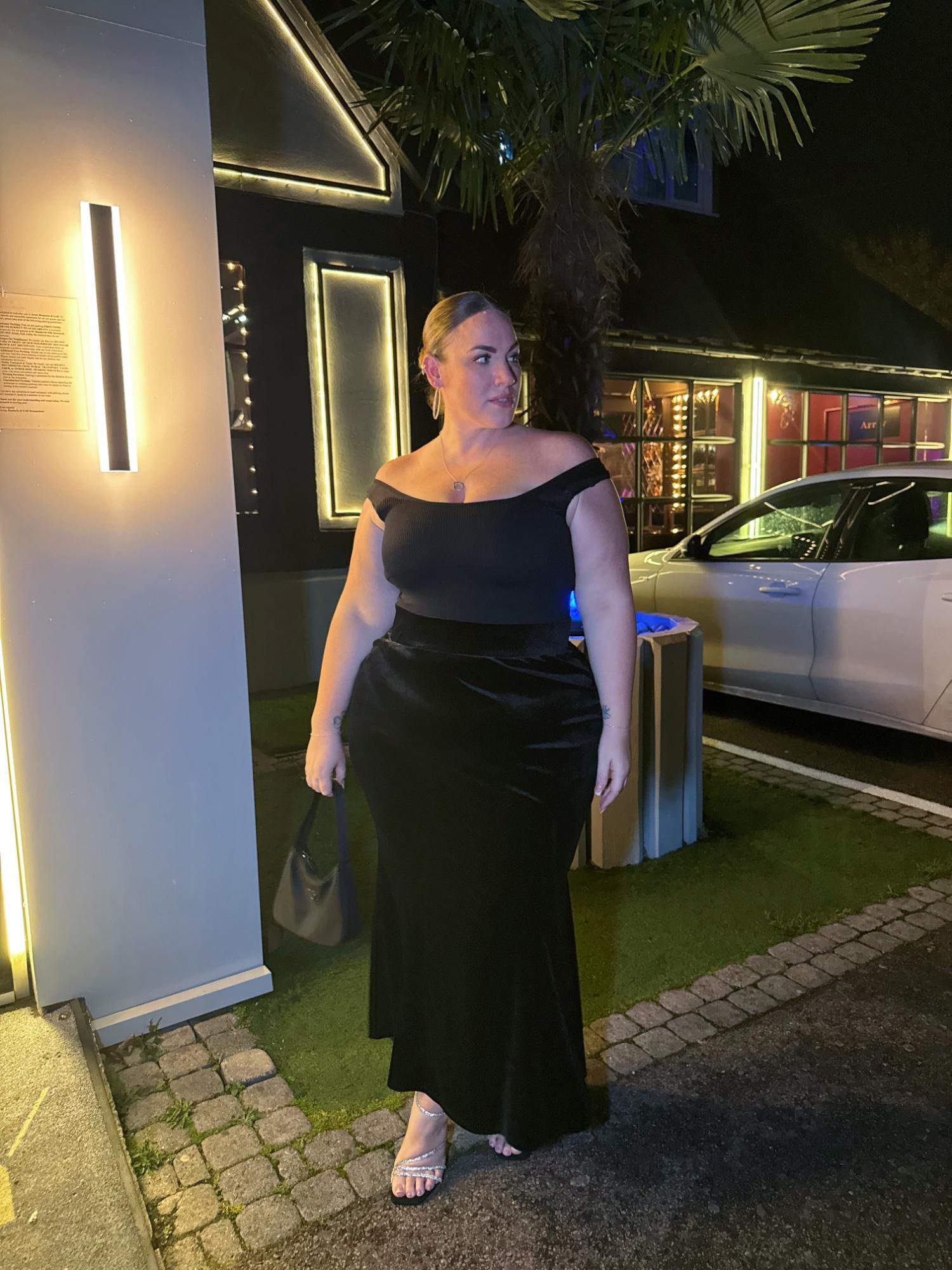 Sjöjungfrukjol i sammet - Svart